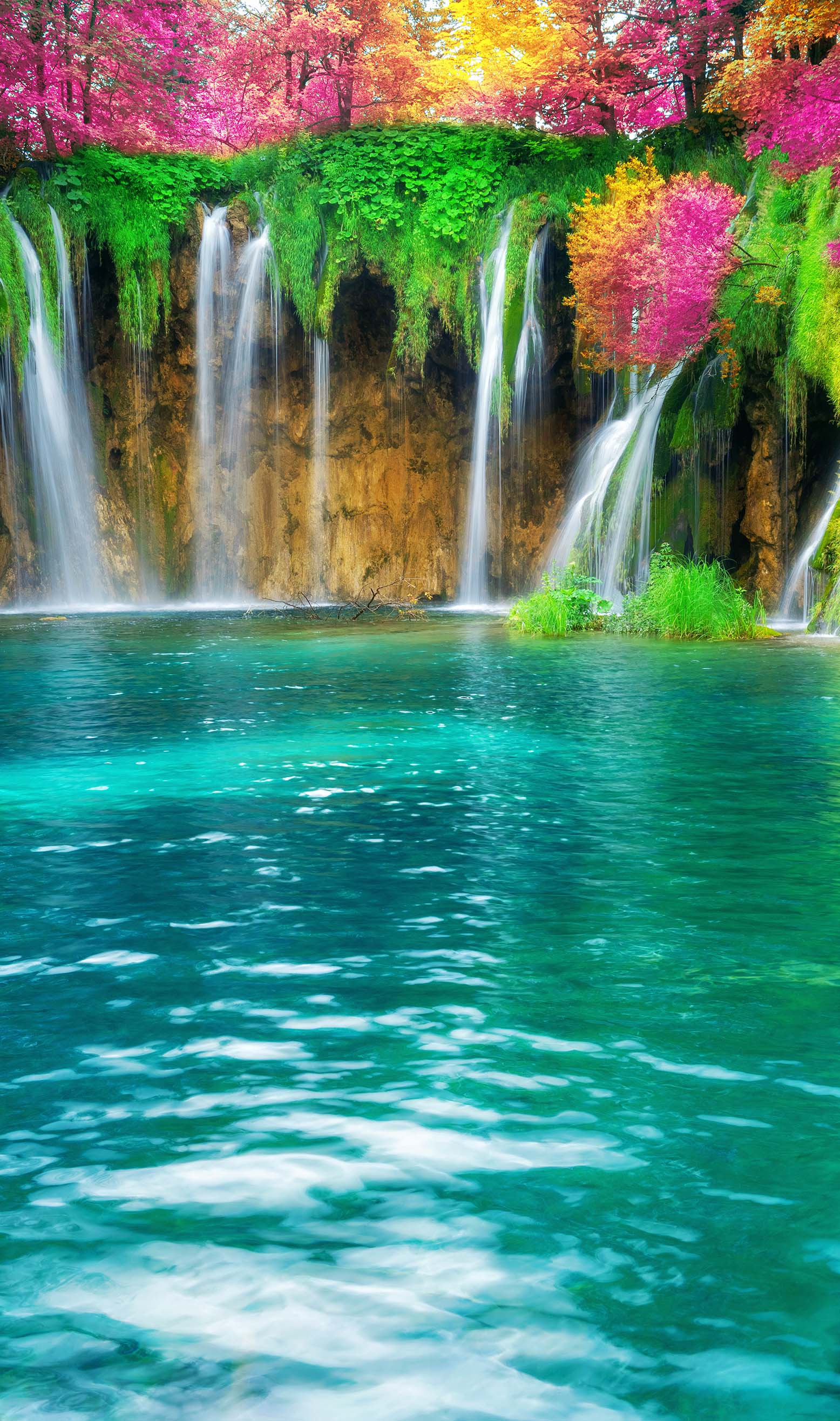 Exotischer-Wasserfall-Kroatien