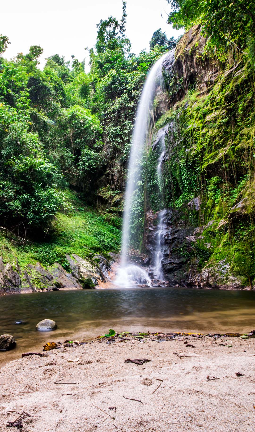 TropischerWasserfall